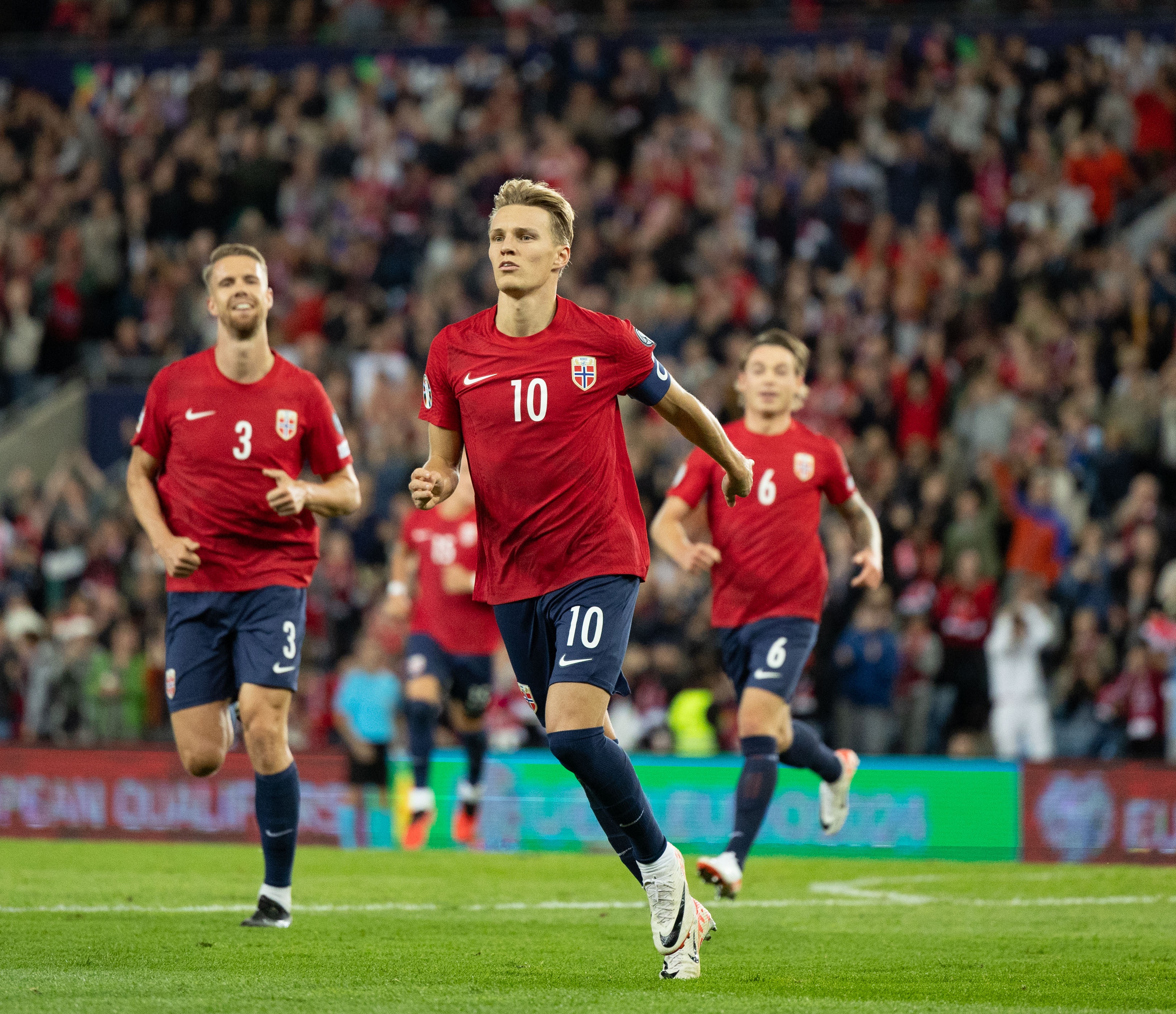 LOL竞猜大厅-厄德高：比赛中我们非常专注，没有人因为要更多净胜球而倍感压力