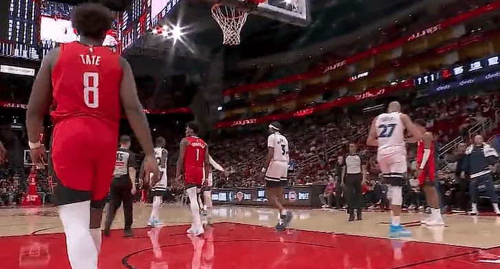 LOL押注正规平台-申京剩1分钟6犯被罚下，火箭暂领先森林狼3分