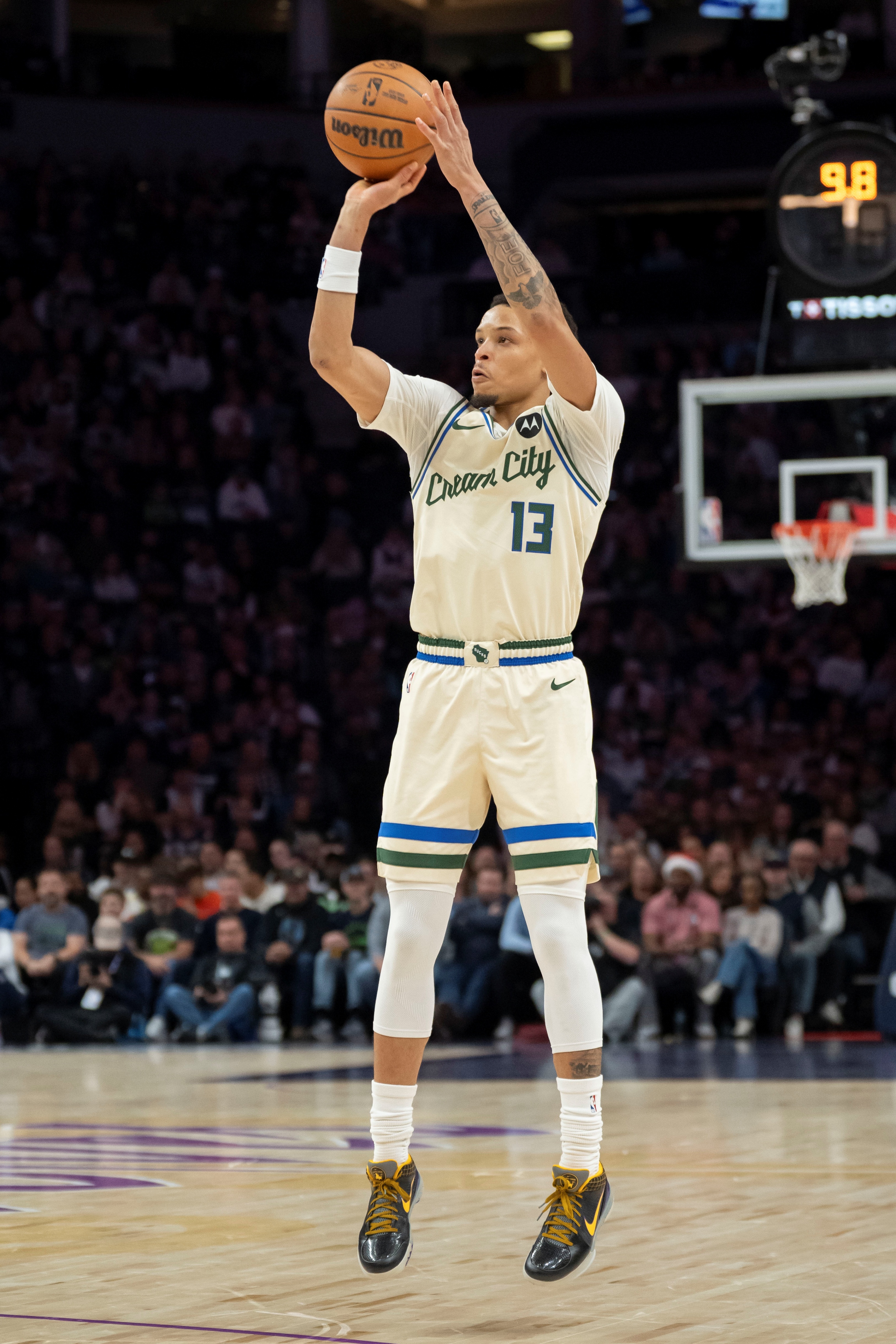 手感不佳!罗林斯14投5中&三分5中1得11分7板3助1帽 正负值-23